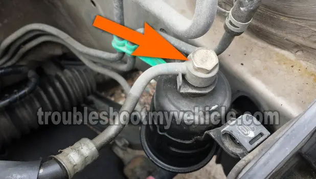 Location Of Fuel Filter's Banjo Bolt (Union Bolt). How To Test The Fuel Pump (1996-2001 2.2L Toyota Camry)