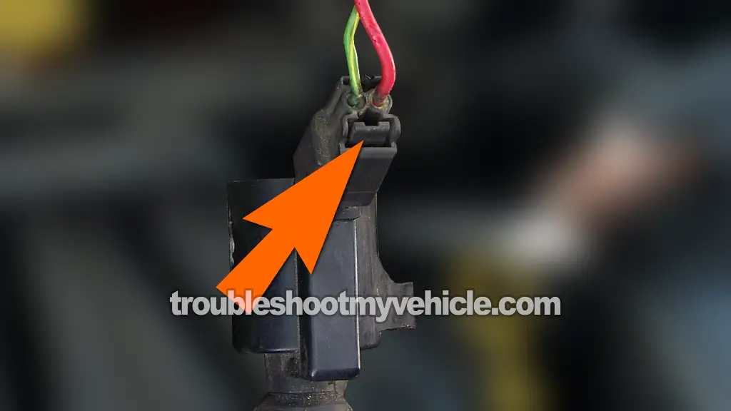 Making Sure The Connector Locking Tab Is Not Broken. How To Test The Ignition Coils (2000-2009 4.6L, 5.4L V8 Ford E150, E250, E350)